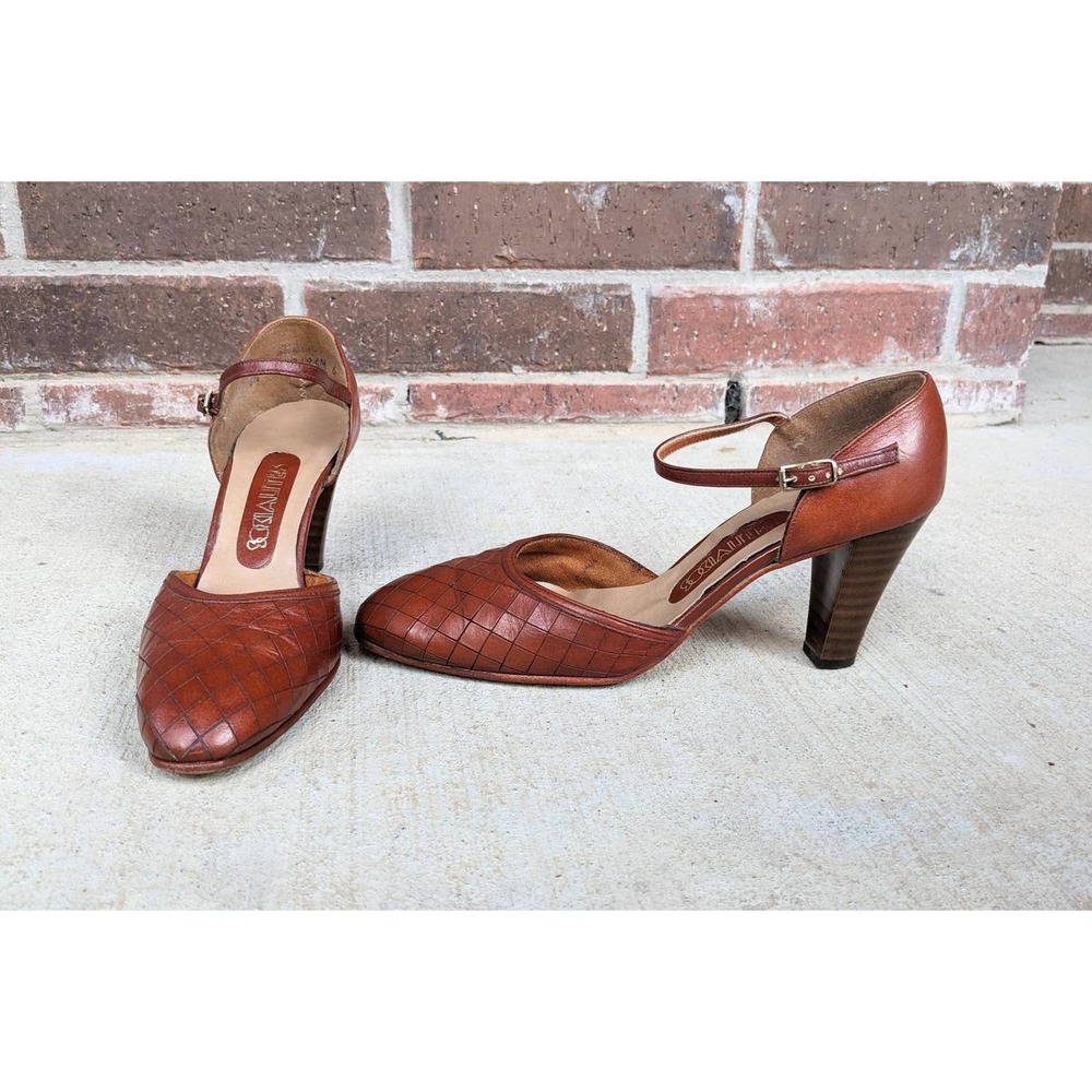 vintage 70s HONEY BROWN peep toe Woven 7.5 boho hippie heels wood heel retro oak